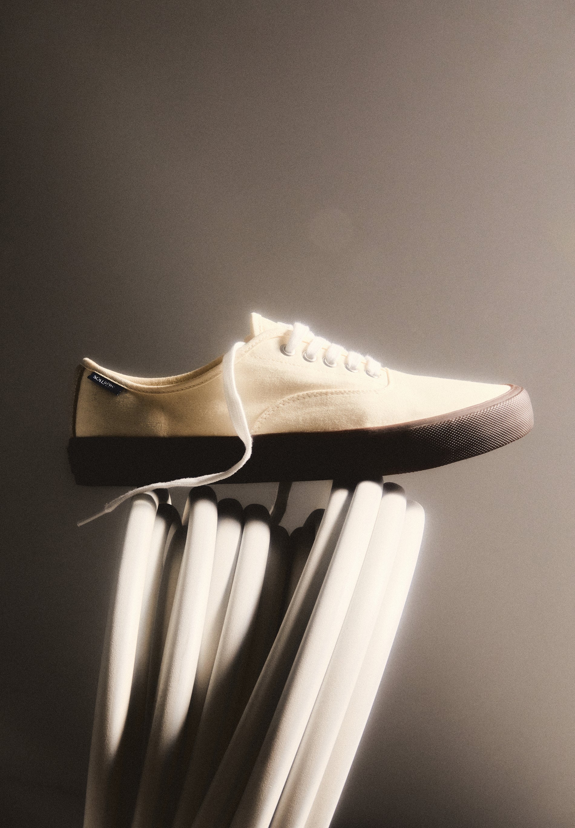 CANVAS LOW CUT SNEAKERS