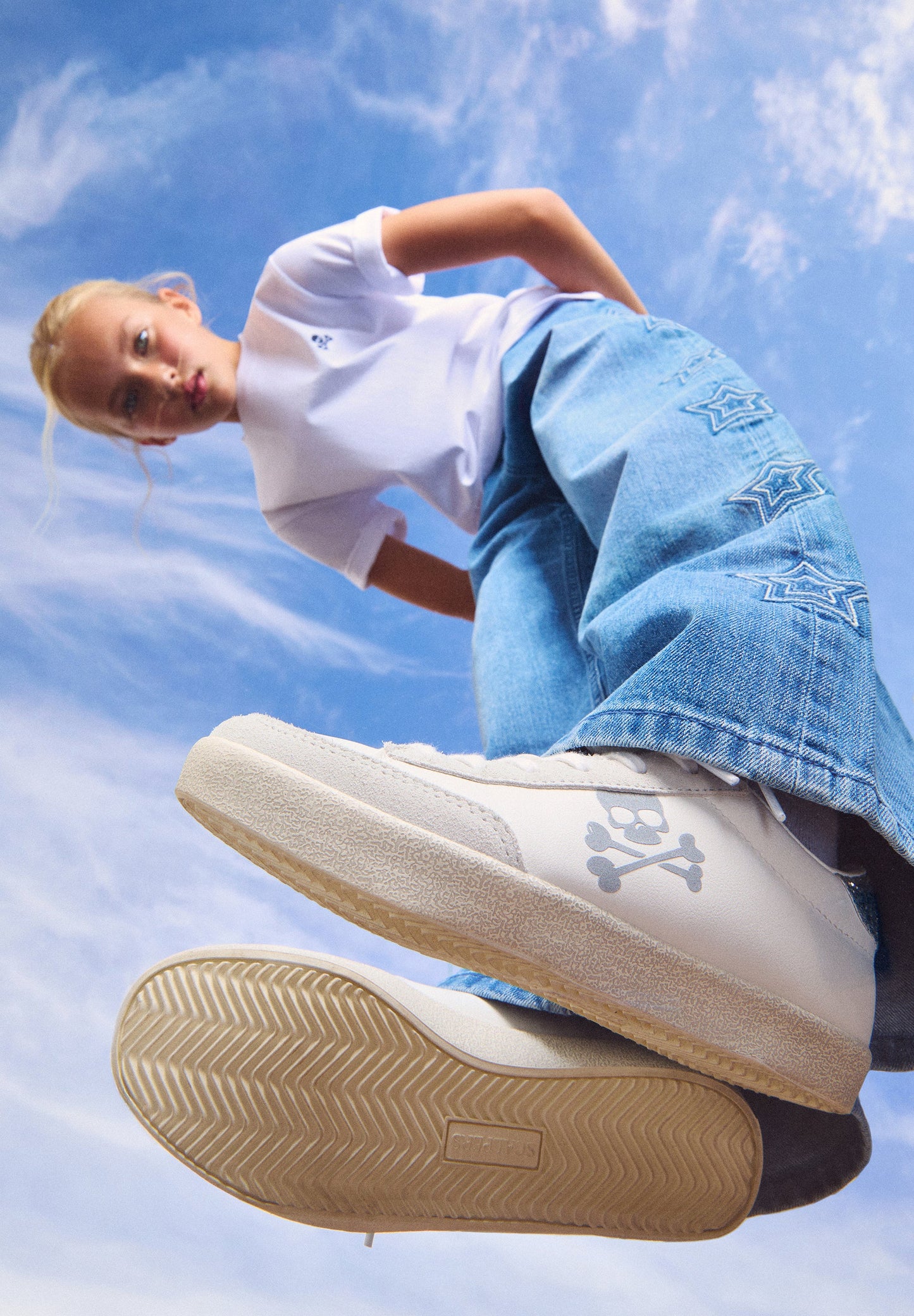 GLITTER SKULL SNEAKERS