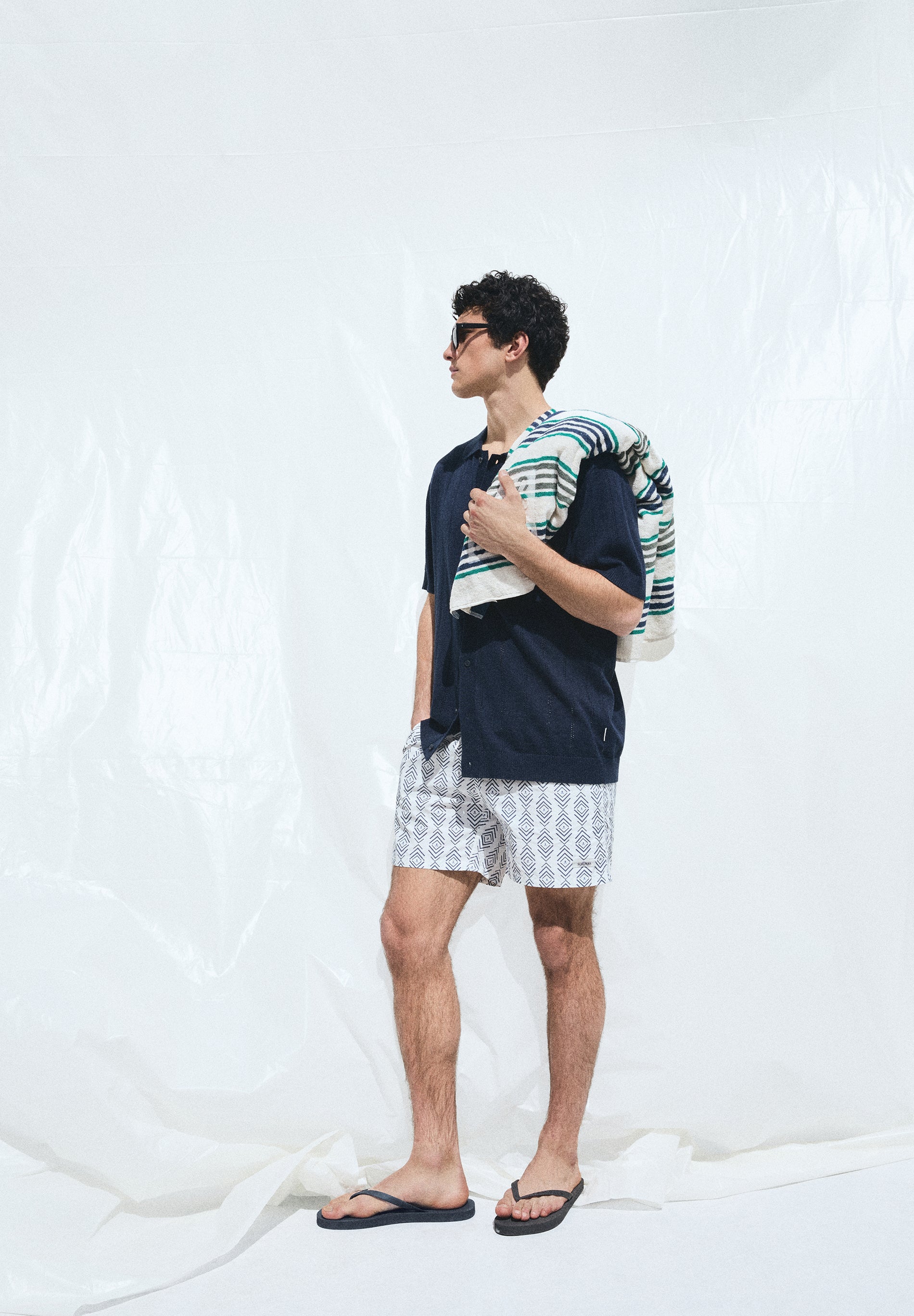 FINE KNIT POLO SHIRT WITH BUTTONS