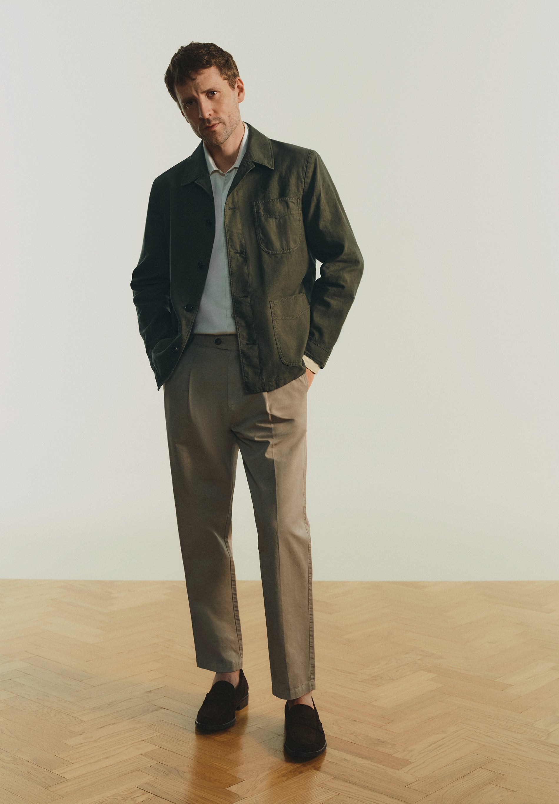 CHINO TROUSERS WITH DARTS