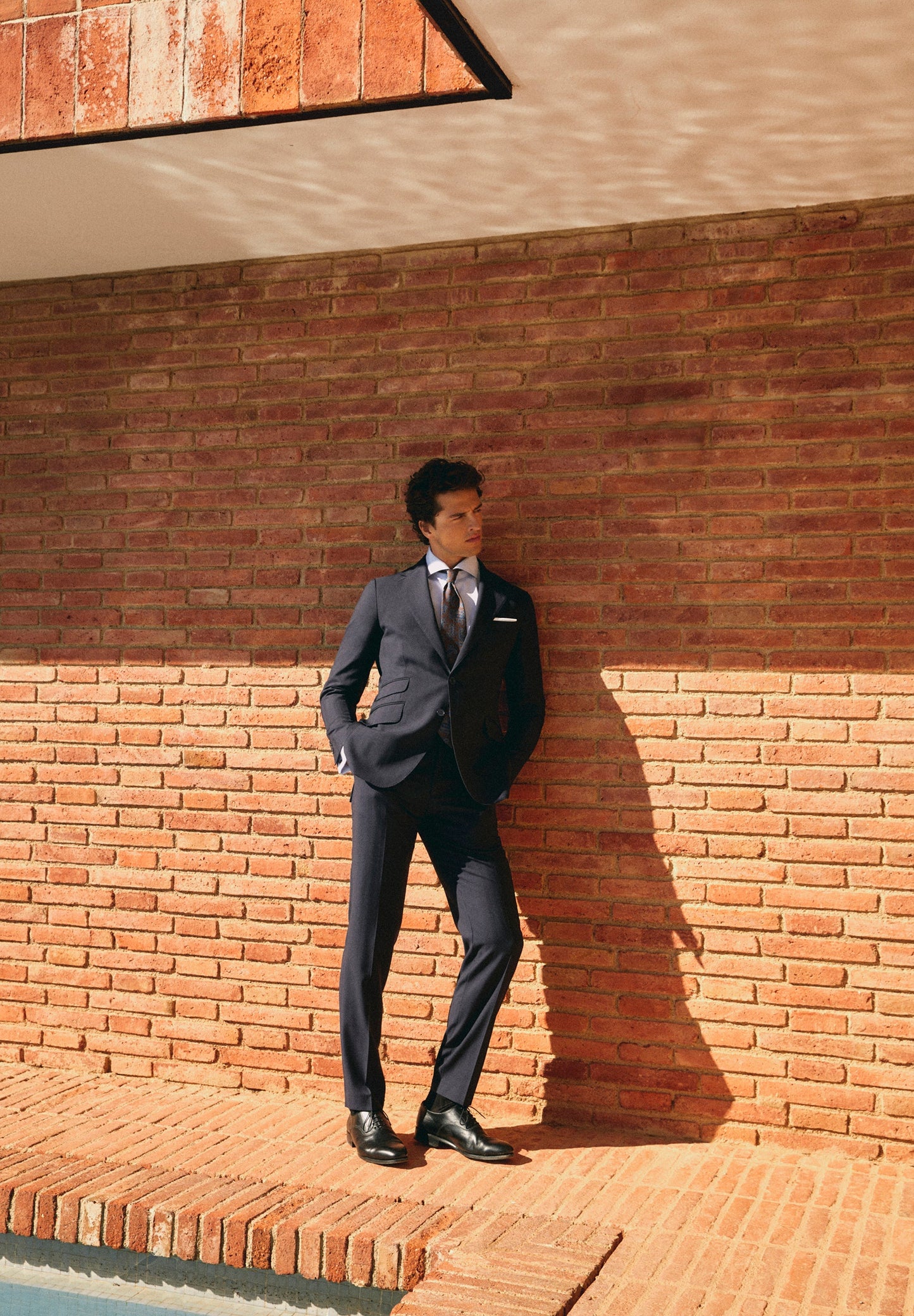 NAVY BLUE SUIT