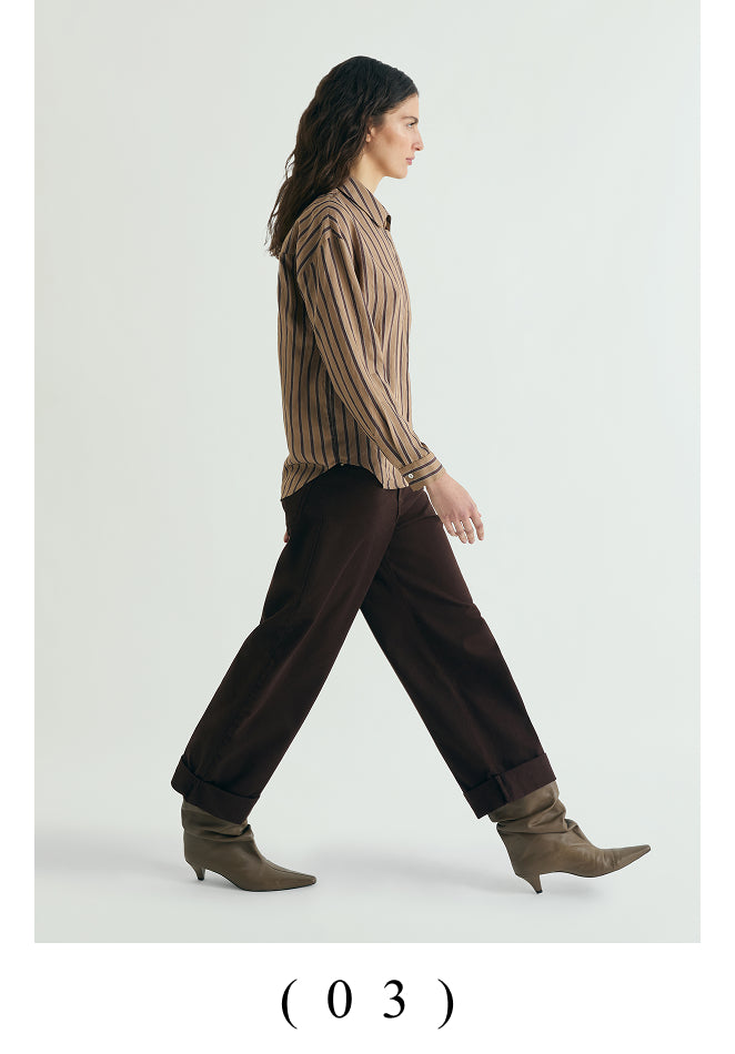 JEANS WITH HEM DETAIL